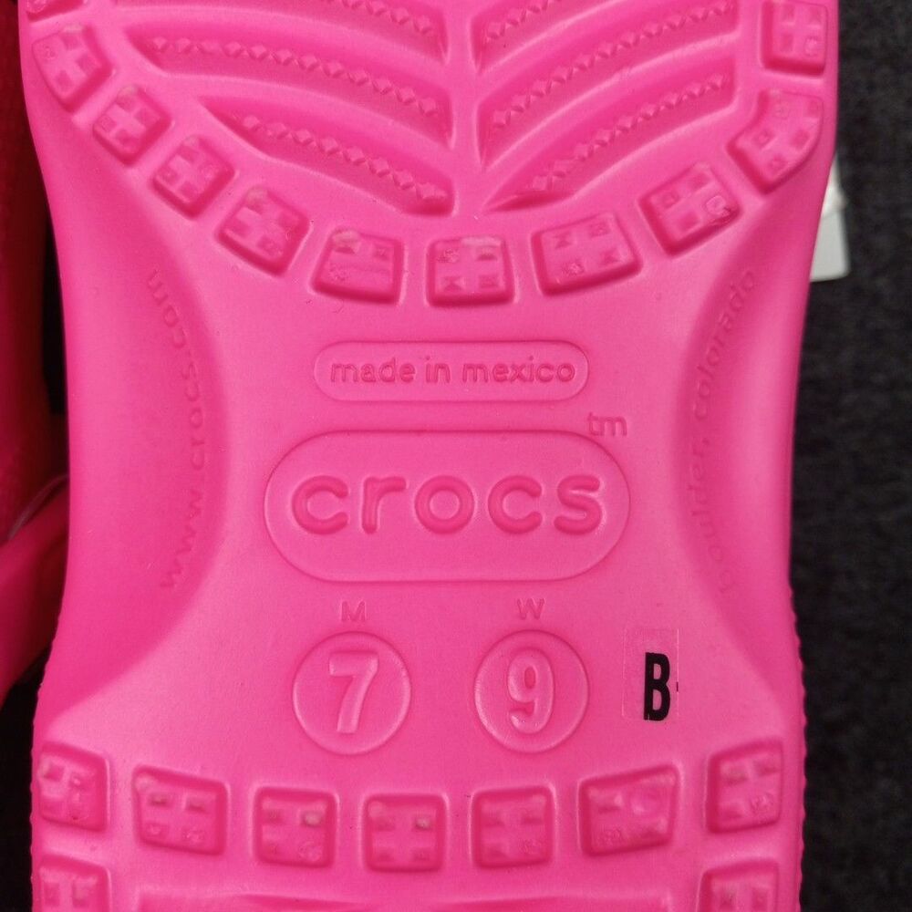 Crocs Pink Clogs Womens 9 Mens 7 Classic Comfort Work Professional Footwear NWT - Picture 9 of 10